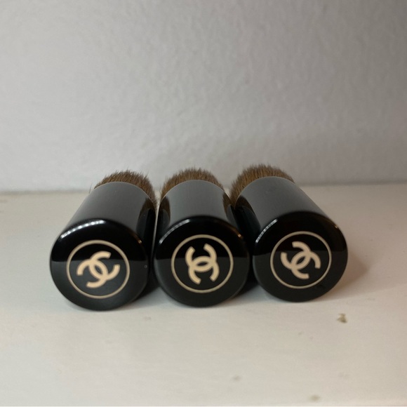 3 Chanel Les Beiges Water-Fresh Teint MINI Foundation brushes - Picture 2 of 10